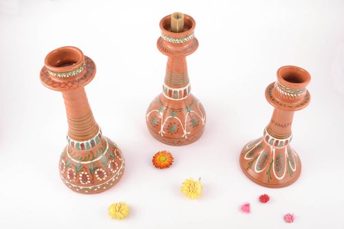 Candeleros de cerámica artesanales con pintura en conjunto de 3 piezas - MADEheart.com