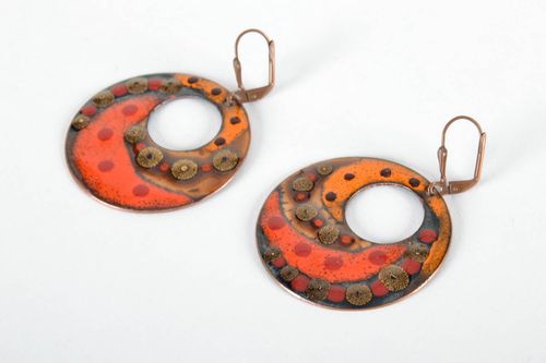 Brincos de cobre em cor laranja  - MADEheart.com