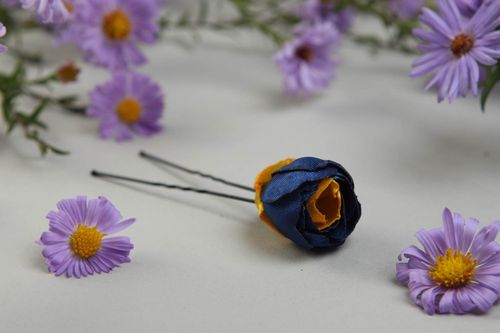 Handmade Schmuck für die Haare Haarnadel mit Blume Mode Accessoire gelb blau  - MADEheart.com
