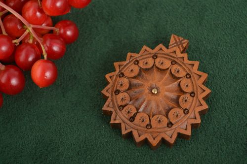 Colgante de madera hecho a mano accesorio de moda original bisutería fina - MADEheart.com