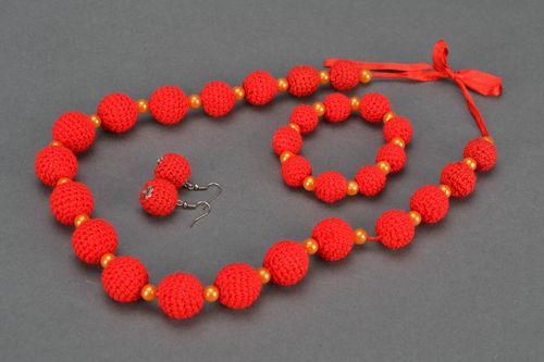 Bijoux tricotés au crochet collier, bracelet et boucle doreilles - MADEheart.com
