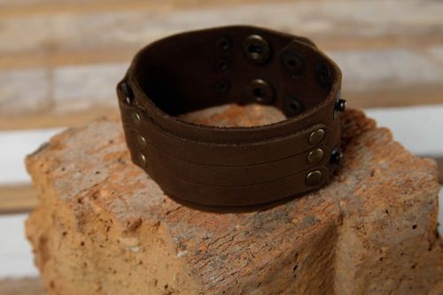 Bracciale in cuoio fatto a mano accessorio originale braccialetto di moda - MADEheart.com