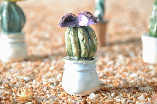 Figurine en céramique originale faite main peinte démaux colorés cactus - MADEheart.com