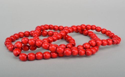 Woodem red beads - MADEheart.com