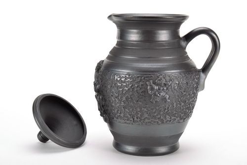 12 inches 45 oz ceramic wine pitcher in black color with handle and lid and hand-molded pattern 3,3 lb - MADEheart.com