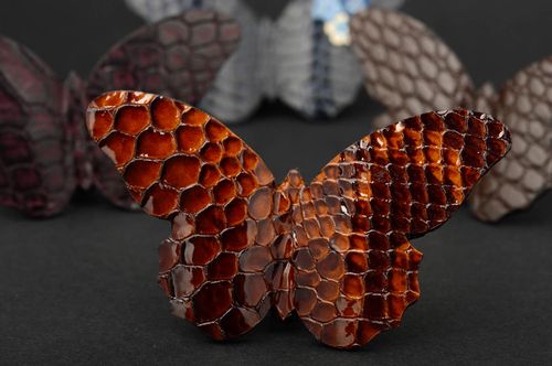 Бижутерия ручной работы авторская бижутерия красивая брошь янтарная бабочка - MADEheart.com