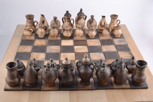 Handgemachte originelle Figuren für Schachspiel aus Keramik für Geschenk - MADEheart.com
