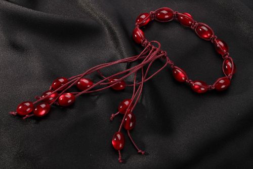 Bracelet rouge de perles fantaisies fait main - MADEheart.com
