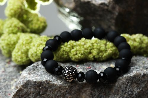 Bracelet noir Bijou fait main perles céramiques cristaux Cadeau pour femme - MADEheart.com