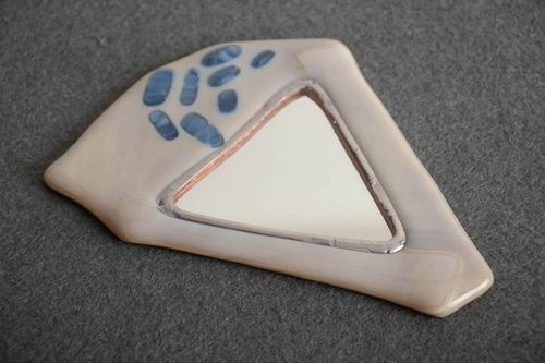 Espejo de bolsillo original artesanal con vidrio triángulo - MADEheart.com