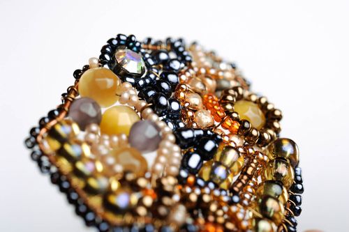 Spilla di perline ceche fatta a mano accessori originali dautore pesce di perle - MADEheart.com