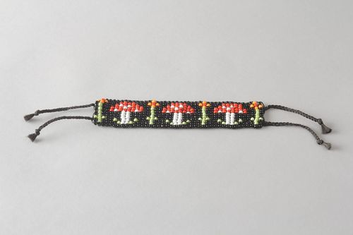 Bracelet en perles de rocaille Tue-mouche fait main - MADEheart.com