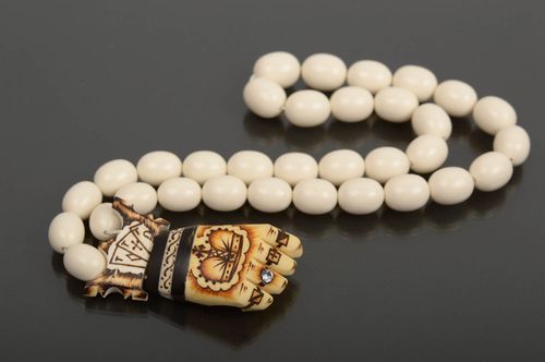 Chapelet fait main Bijou religieux en perles fantaisie blanches Cadeau original - MADEheart.com