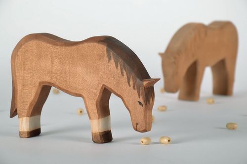 Wooden figurine Horse - MADEheart.com
