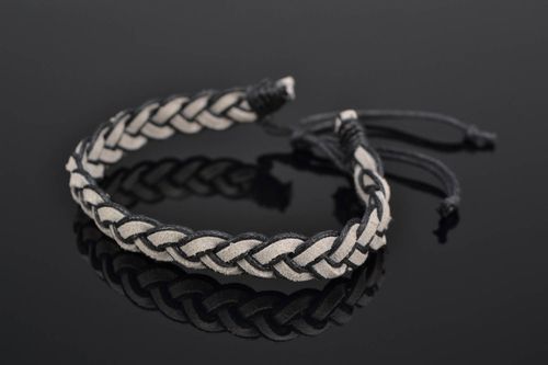 Bracelet fait main de daim et coton - MADEheart.com