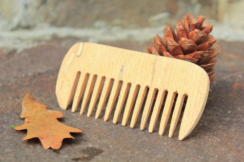 Peigne à cheveux en bois fait main  - MADEheart.com