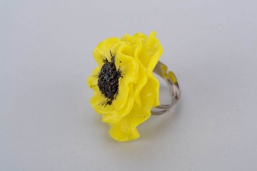 Кольцо с цветком из полимерной глины - MADEheart.com