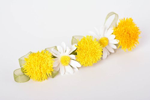 Заколка ручной работы желтые цветы из фоамирана украшение для волос с ромашками - MADEheart.com