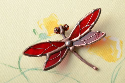 Stained glass brooch in the shape of dragonfly - MADEheart.com