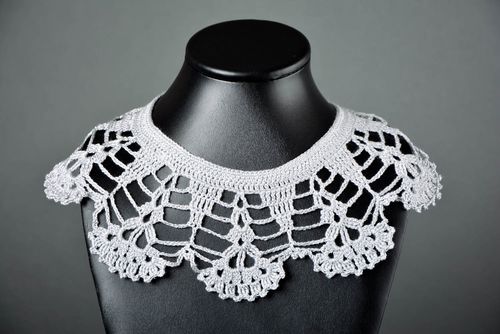 Faux col ajouré Accessoire fait main blanc tricoté au crochet Cadeau femme - MADEheart.com