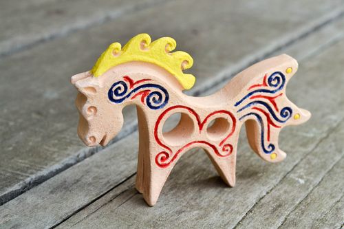 Sifflet enfant fait main Figurine cheval Instrument musique céramique design - MADEheart.com