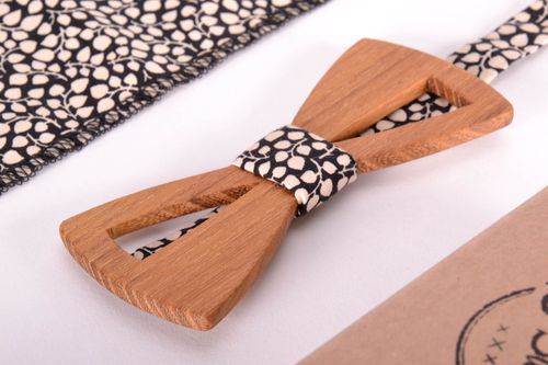 Gravata-borboleta de madeira com lenço - MADEheart.com
