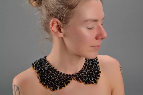 Collier col noir en perles fantaisie fait main  - MADEheart.com