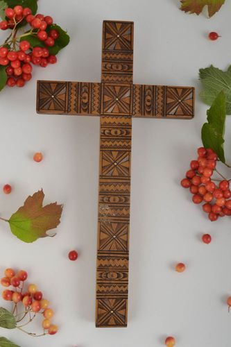 Крест ручной работы резной крест украшение на стену христианский оберег - MADEheart.com