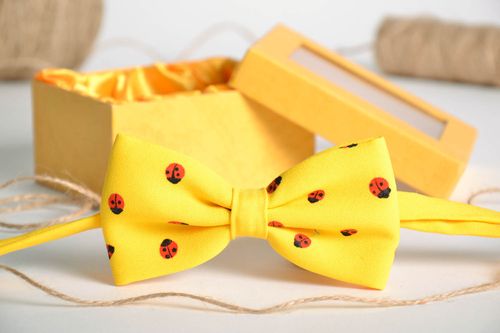 Gravata-borboleta amarela artesanal Joaninha - MADEheart.com