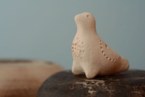 Apito de argila na forma de uma ave - MADEheart.com