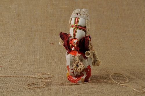 Bambola etnica di stoffa fatta a mano amuleto talismano giocattolo slavo lino - MADEheart.com