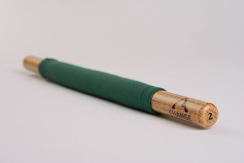 Bastón para yoga de madera - MADEheart.com