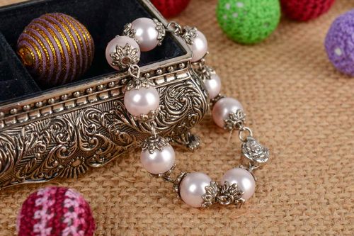 Bracelet de perles en céramique mince blanc fait main original élégant  - MADEheart.com