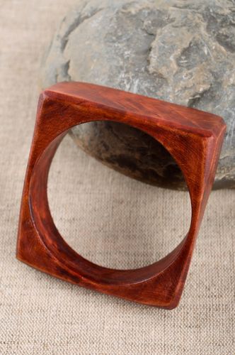 Bracciale in legno fatto a mano accessorio originale bigiotteria da donna - MADEheart.com