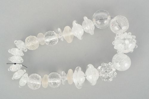 Kit de perles en verre blanc fait main - MADEheart.com