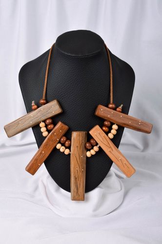 Collana di legno fatta a mano girocollo originale etnico accessorio da donna - MADEheart.com