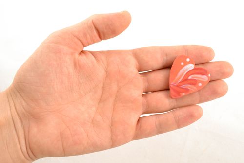 Calamita da frigorifero fatta a mano souvenir in ceramica a forma di cuore	 - MADEheart.com