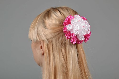 Élastique à cheveux fleur en satin fait main - MADEheart.com