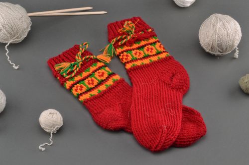 Chaussettes tricotées en laine Rouges faites main - MADEheart.com