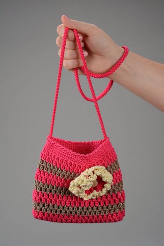 Bolsa tejida de color frambuesa - MADEheart.com