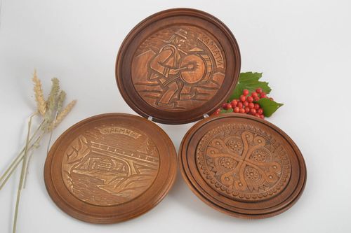 Wooden gifts handmade decorations wall plates wooden plates housewarming gifts - MADEheart.com