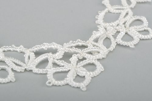 Collier blanc tricoté - MADEheart.com
