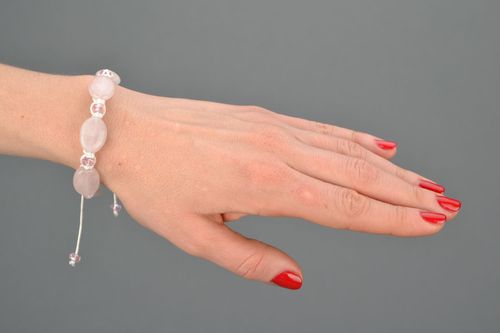 Homemade bracelet with pink quartz - MADEheart.com