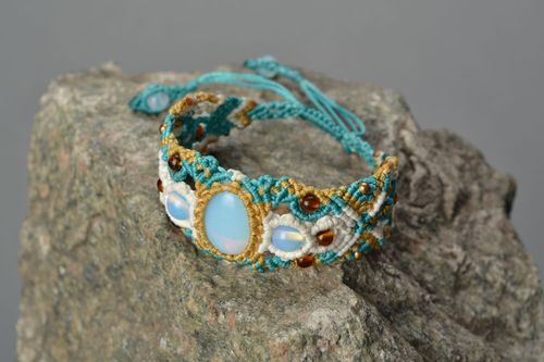 Bracelet tressé avec pierre de lune fait main - MADEheart.com