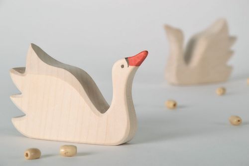 Wooden figurine Swan - MADEheart.com