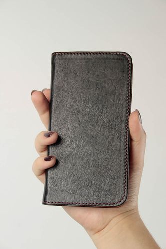 Handmade leather phone case phone accessories for men best gifts for him - MADEheart.com