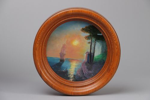 Round wooden photo frame - MADEheart.com