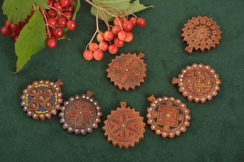 Ciondoli di legno bellissimi fatti a mano pendenti etnici accessori donna 7 pz - MADEheart.com