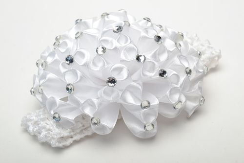 Weißes Haarband mit Blumen  - MADEheart.com