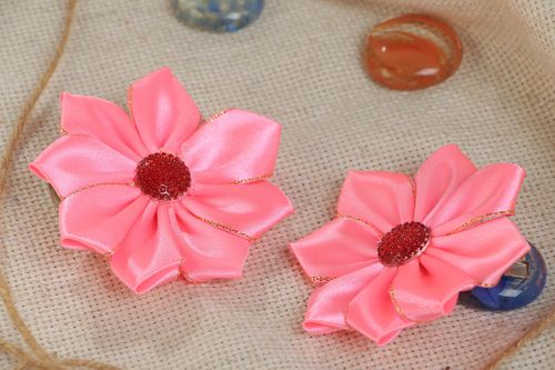 Set of handmade pink and red satin ribbon flower hair clips 2 pieces - MADEheart.com